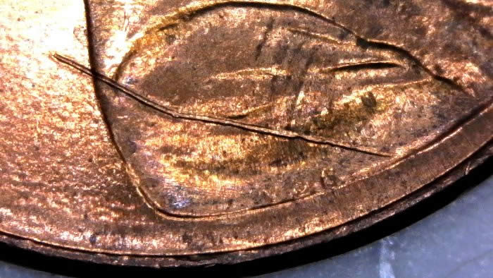 2001-P-Lincoln-Memorial-Cent-Struck-Through-Wire-Brush-Bristle-Found-CRH!